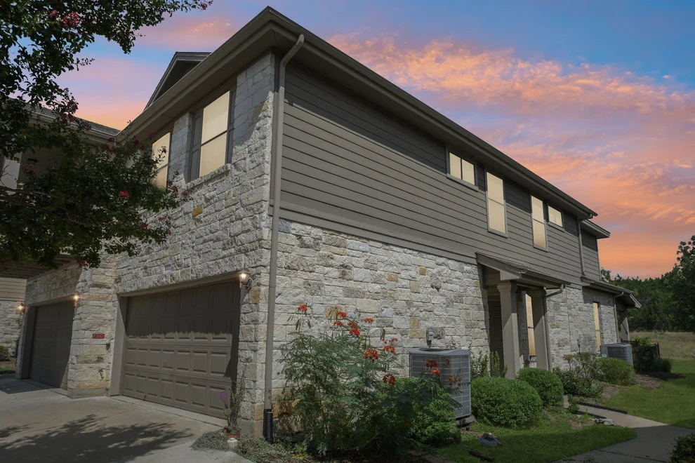 Unit for sale at 9201 Brodie LN, Austin, TX 78748