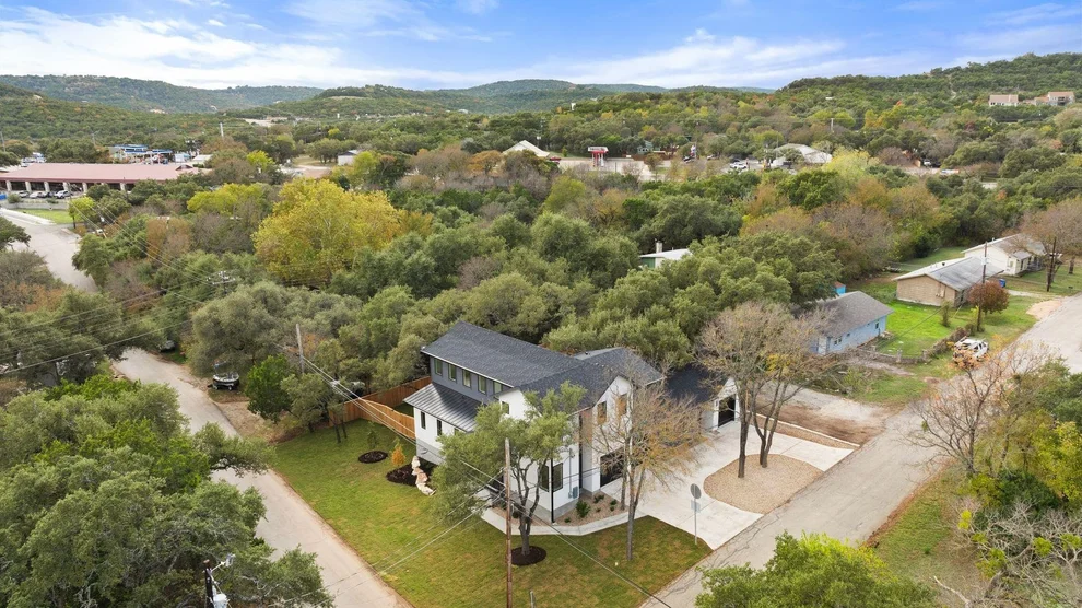Unit for sale at 18405 Georgetown DR, Jonestown, TX 78645