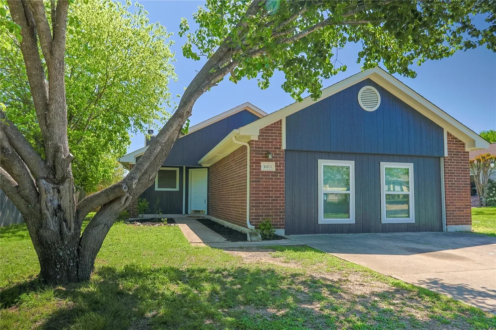Unit for sale at 4401 Lendall LN, Austin, TX 78744