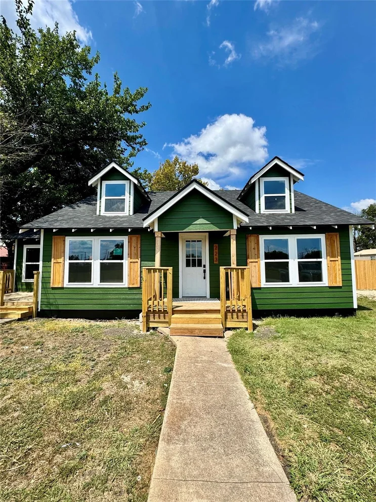 Unit for sale at 223 NW Front ST, Bartlett, TX 76511