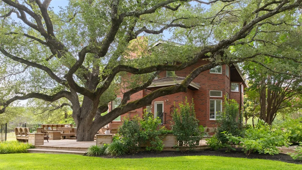 Unit for sale at 3506 Barton Point DR, Austin, TX 78733