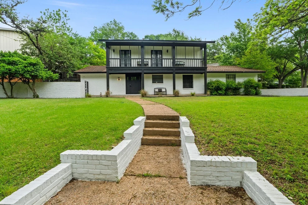 Unit for sale at 3520 Highland View DR, Austin, TX 78731