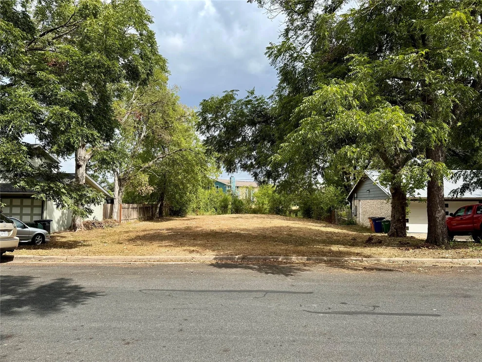 Unit for sale at 904 Hermitage DR, Austin, TX 78753