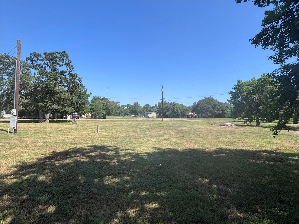 Unit for sale at 406 Fordtrand ST, Ellinger, TX 78938