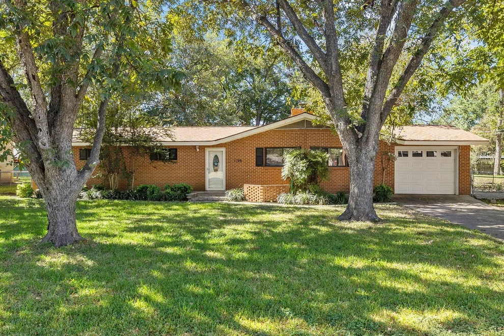 Unit for sale at 1106 Live Oak DR, Marble Falls, TX 78654