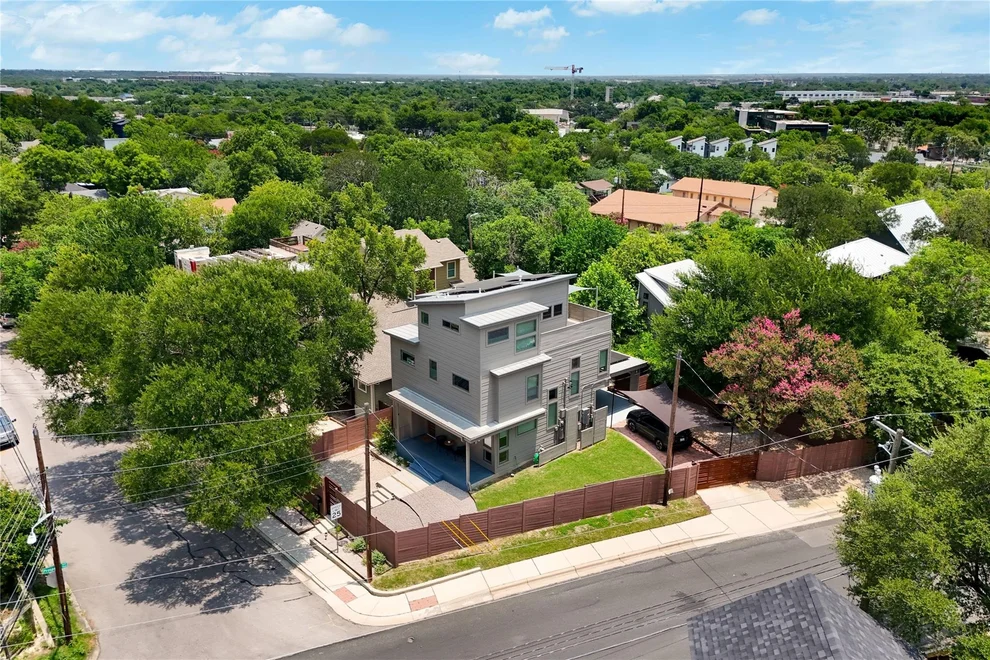 Unit for sale at 2201 E 9th ST, Austin, TX 78702