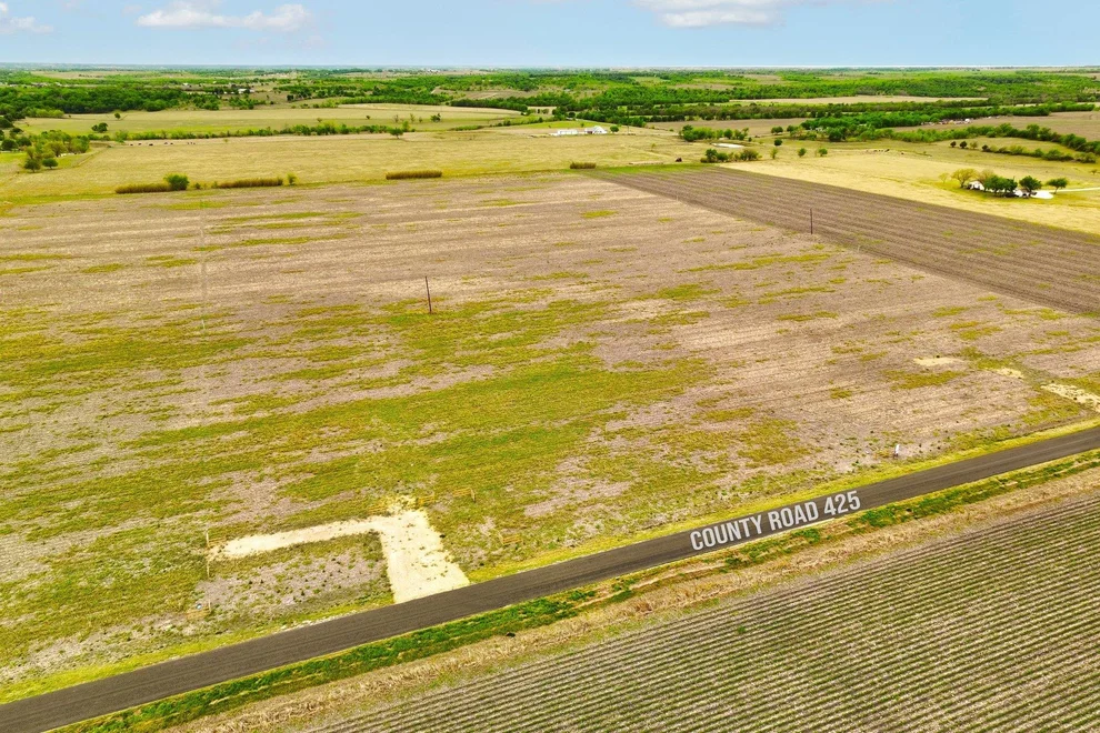 Unit for sale at 2944 County Road 425, Thorndale, TX 76577
