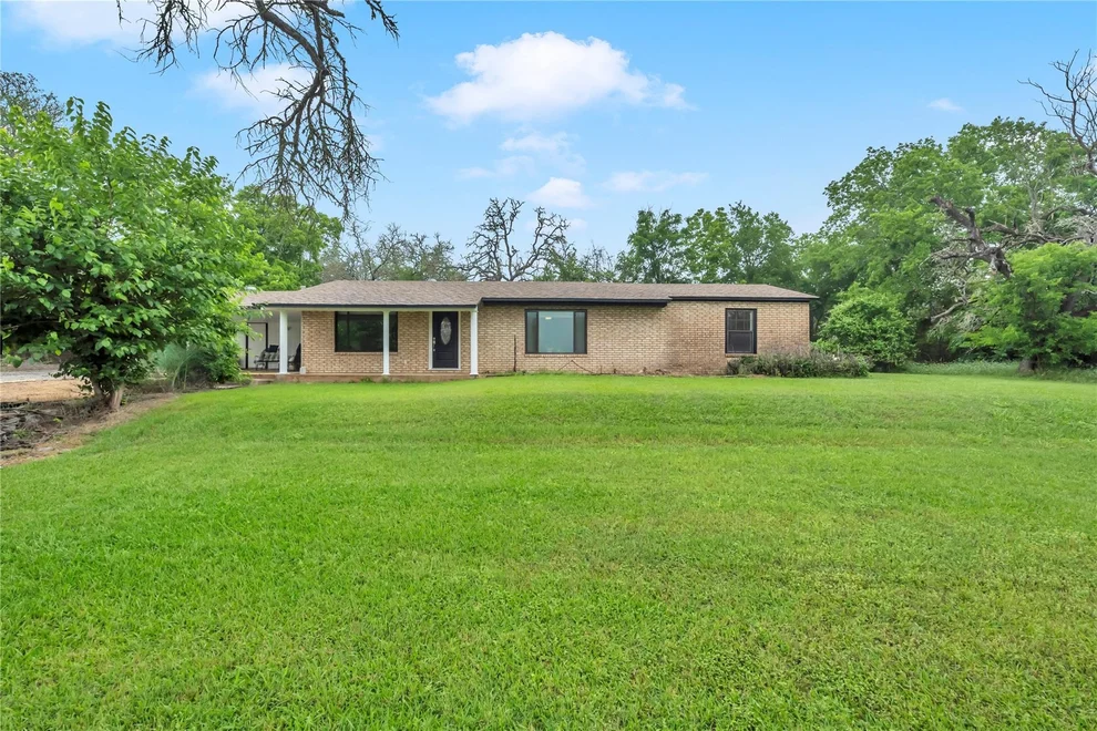Unit for sale at 1918 W State Highway 29, Burnet, TX 78611