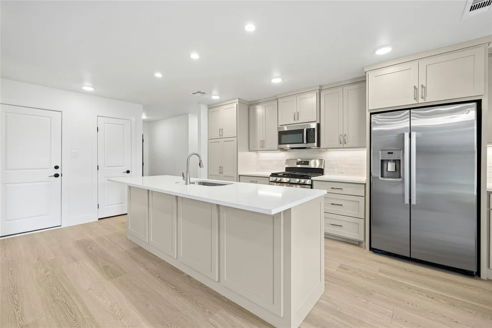Unit for sale at 902 Power RD, Georgetown, TX 78628