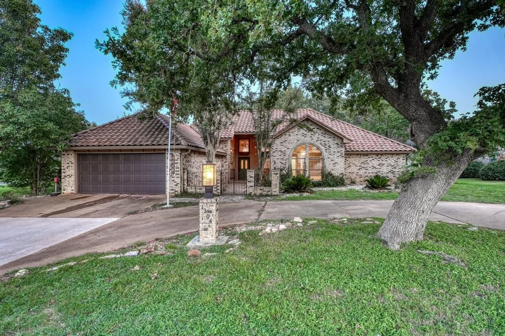 Unit for sale at 1304 Hi Circle North DR, Horseshoe Bay, TX 78657