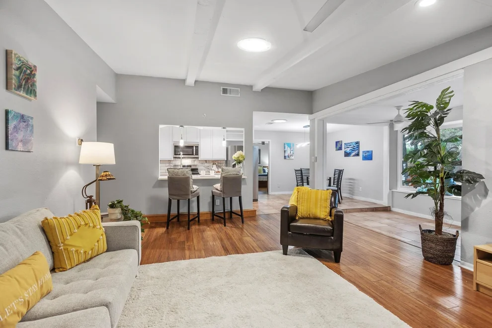 Unit for sale at 11505 Circle Bend DR, Austin, TX 78758