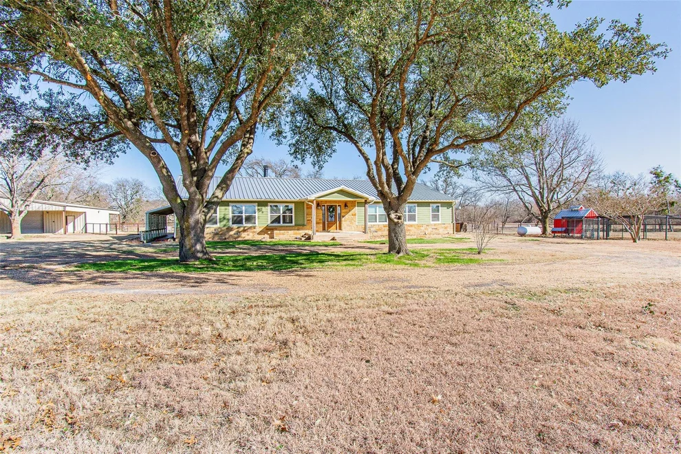 Unit for sale at 1584 Bottoms East RD, Troy, TX 76579