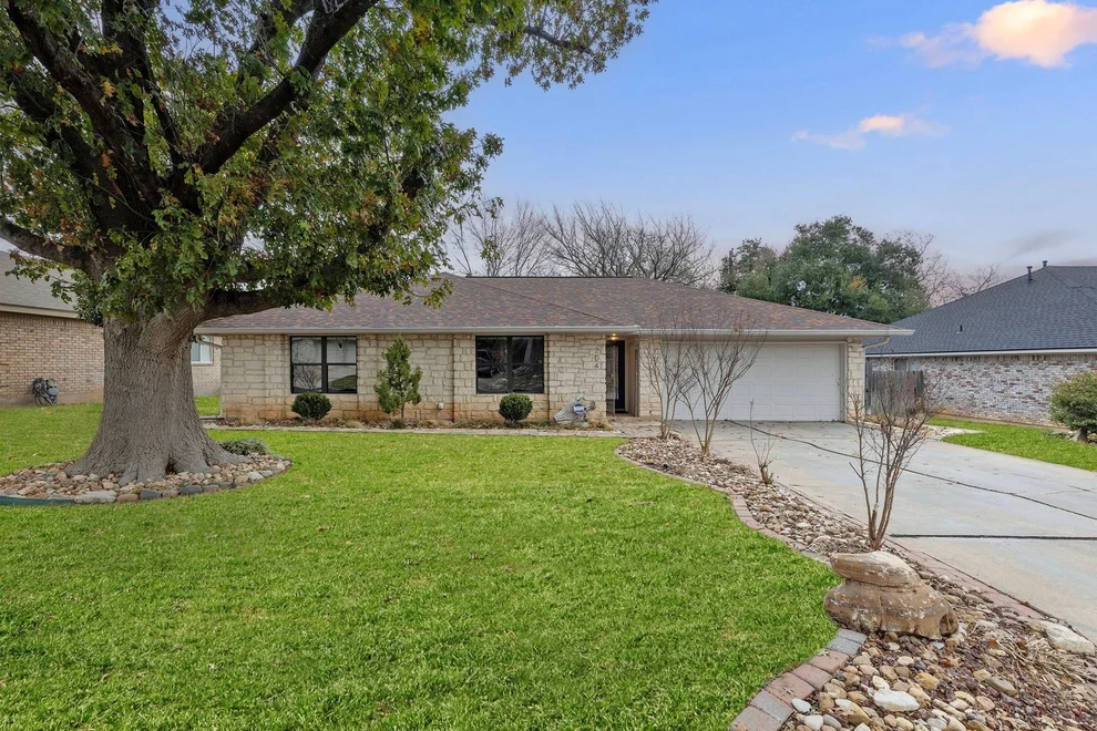 Unit for sale at 204 Rockmoor DR, Georgetown, TX 78628