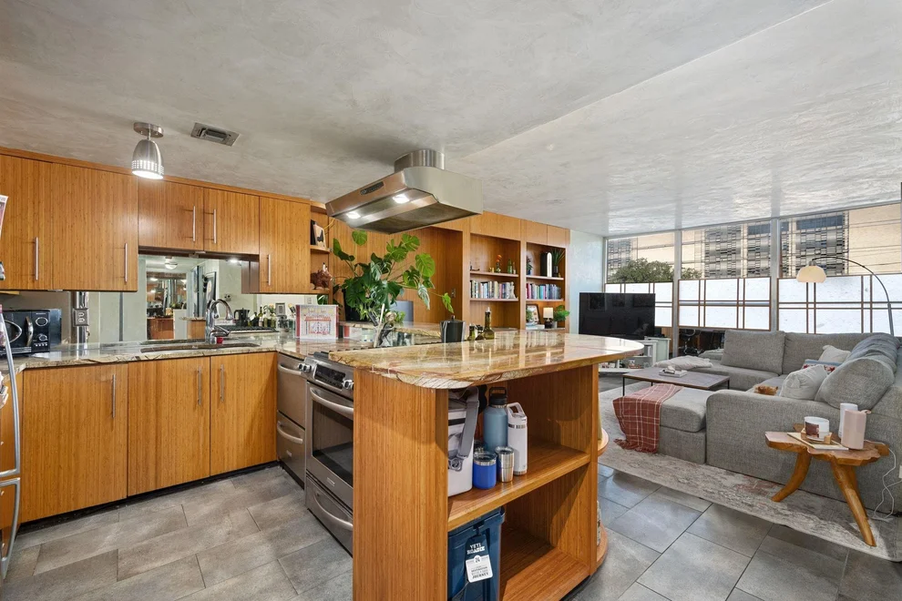 Unit for sale at 1800 Lavaca ST, Austin, TX 78701