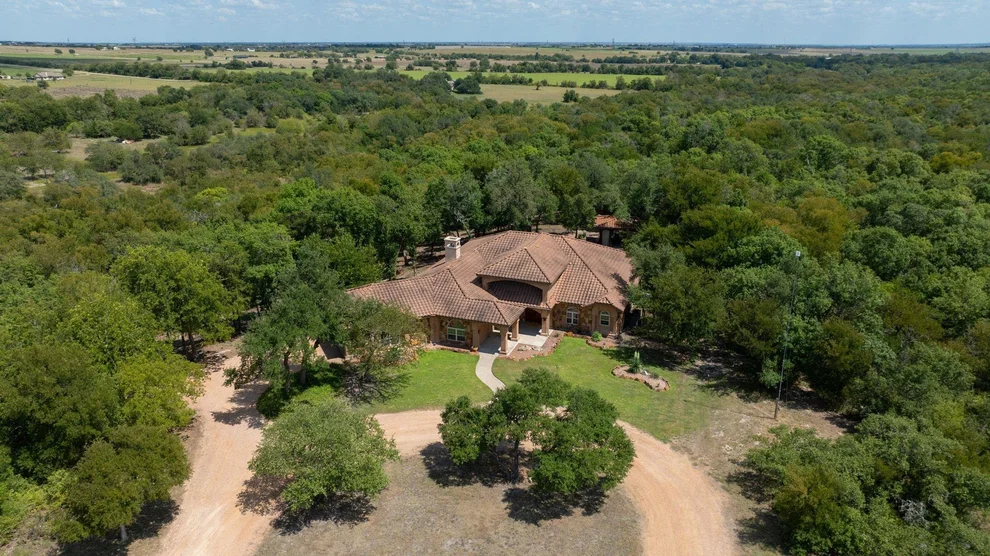 Unit for sale at 1120 Redbird RD, Georgetown, TX 78626