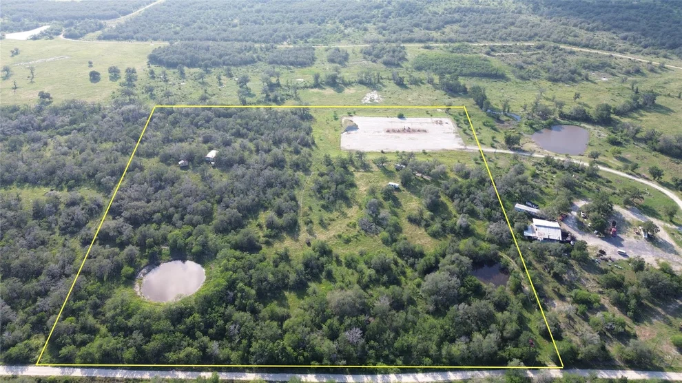 Unit for sale at 502 Robertson RD, Smiley, TX 78159