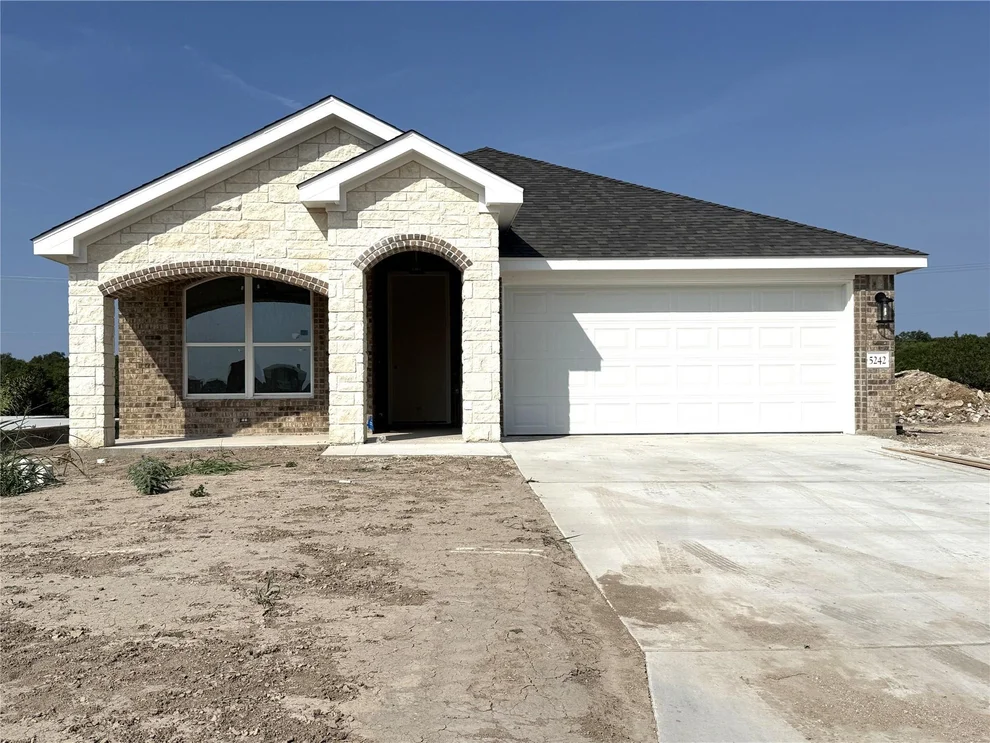 Unit for sale at 5242 Lassen LN, Belton, TX 76513
