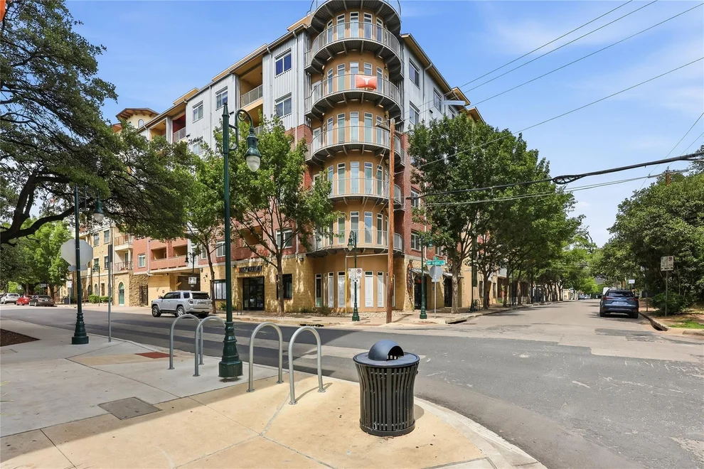 Unit for sale at 910 W 25th ST, Austin, TX 78705