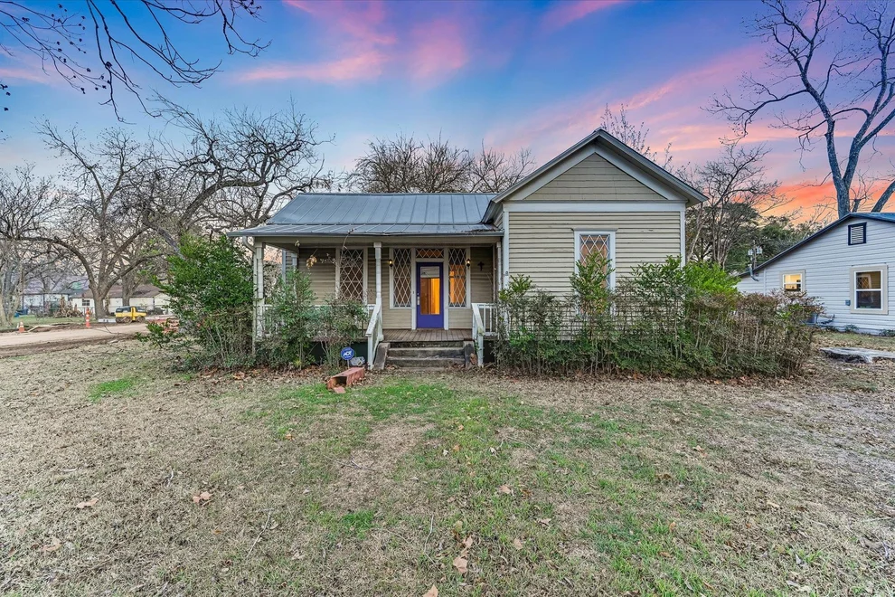 Unit for sale at 306 Garwood ST, Smithville, TX 78957