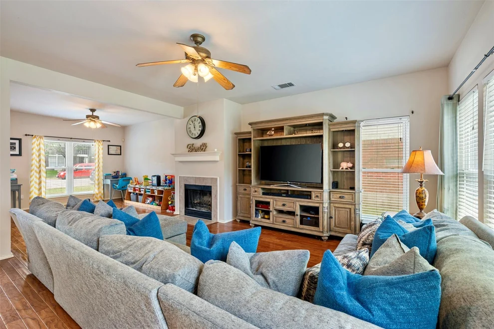Unit for sale at 17121 Bishopsgate DR, Pflugerville, TX 78660