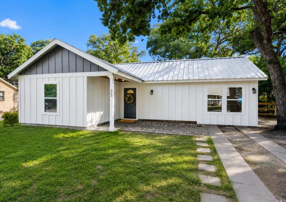 Unit for sale at 313 Charles ST, Rockdale, TX 76567