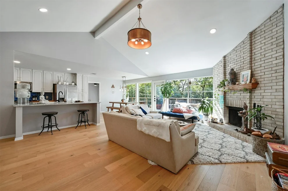 Unit for sale at 2901 Inridge DR, Austin, TX 78745