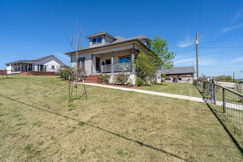 Unit for sale at 300-A Herrin ST, Coupland, TX 78615