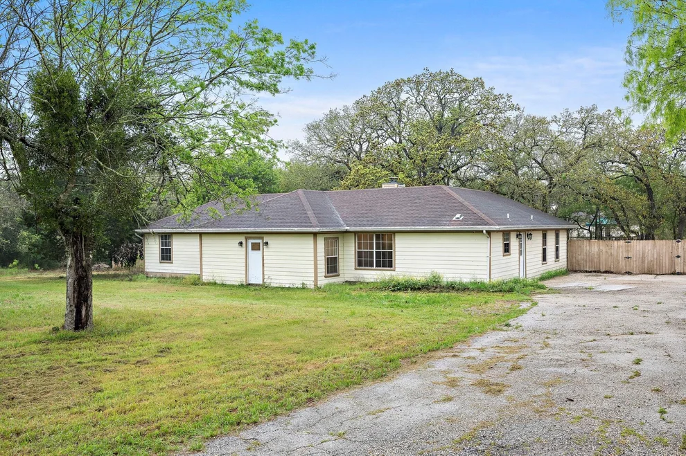 Unit for sale at 176 Cripple CRK, Cedar Creek, TX 78612