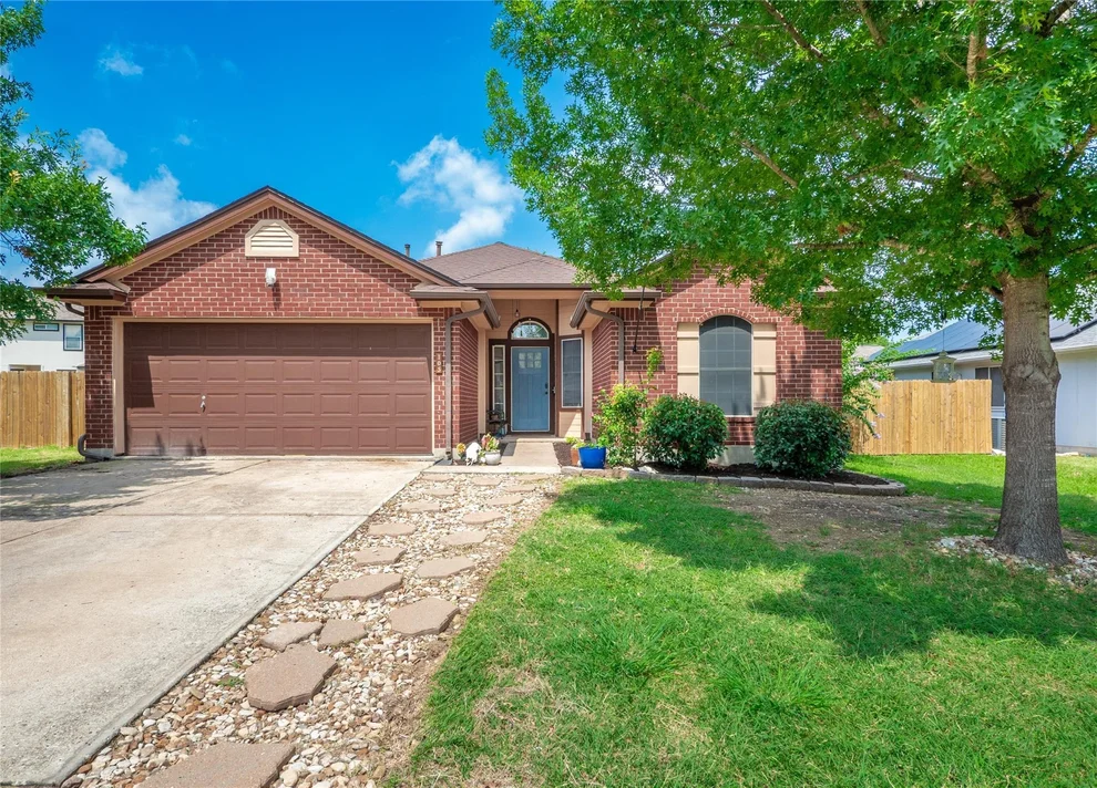 Unit for sale at 105 Dogwood DR, Georgetown, TX 78626