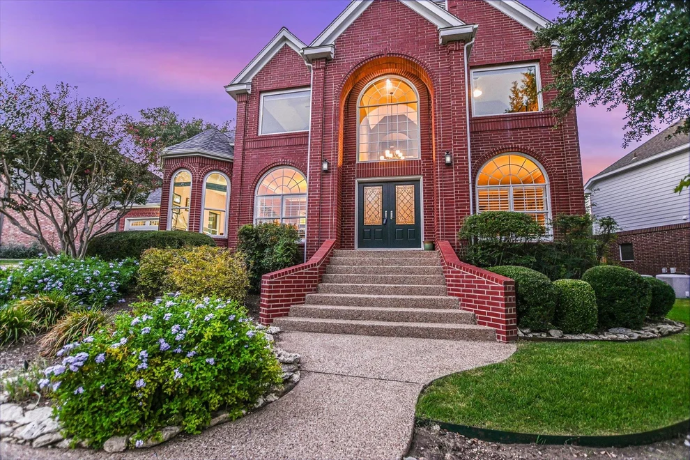 Unit for sale at 2302 Cliffs Edge DR, Austin, TX 78733