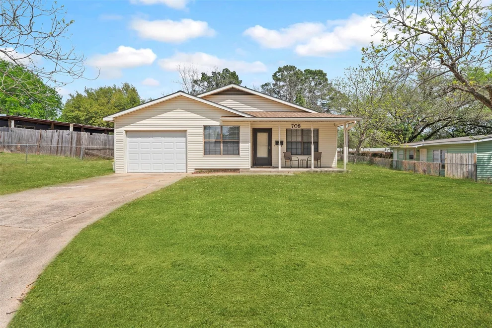 Unit for sale at 708 Hunter DR, Rockdale, TX 76567