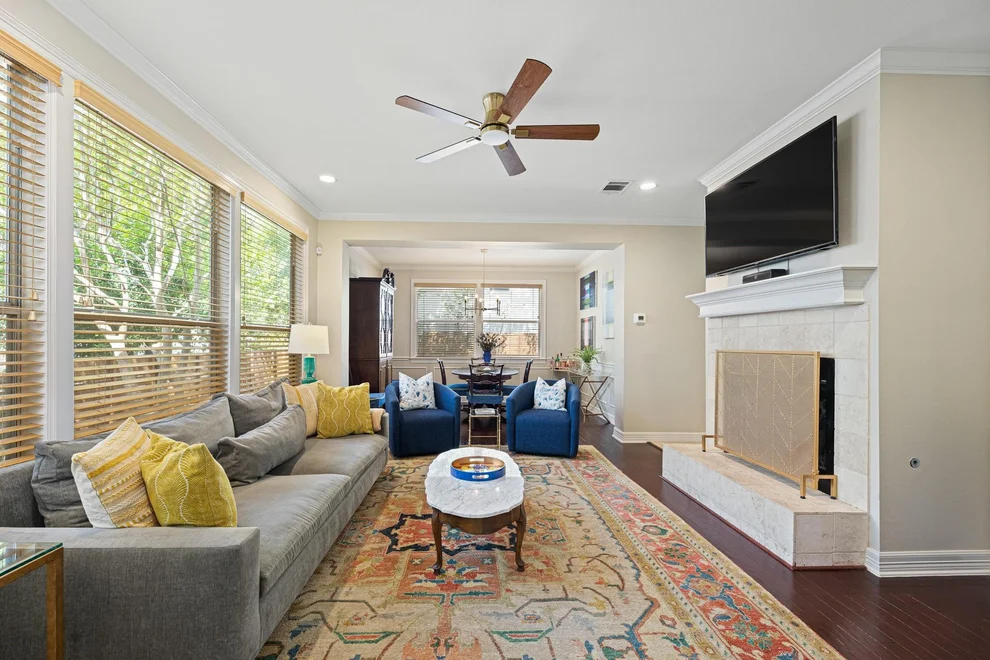 Unit for sale at 402 E 32nd ST, Austin, TX 78705