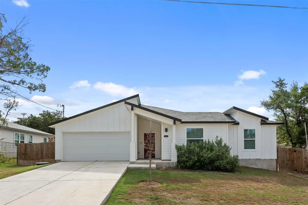 Unit for sale at 4302 Liberty LN, Lago Vista, TX 78645