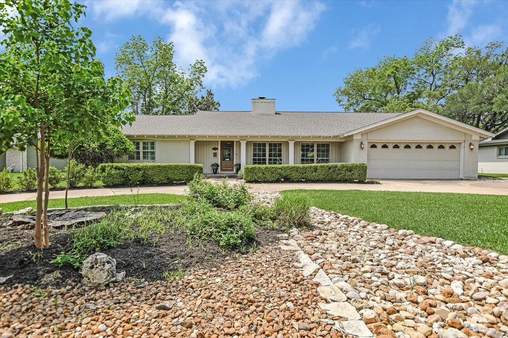 Unit for sale at 4011 N Hills DR, Austin, TX 78731
