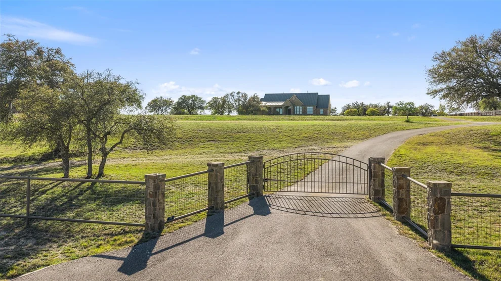 Unit for sale at 118 Landons WAY, Blanco, TX 78606