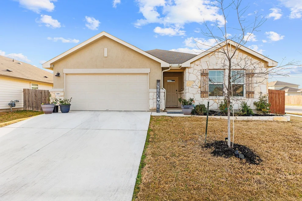 Unit for sale at 709 East ST, Hutto, TX 78634