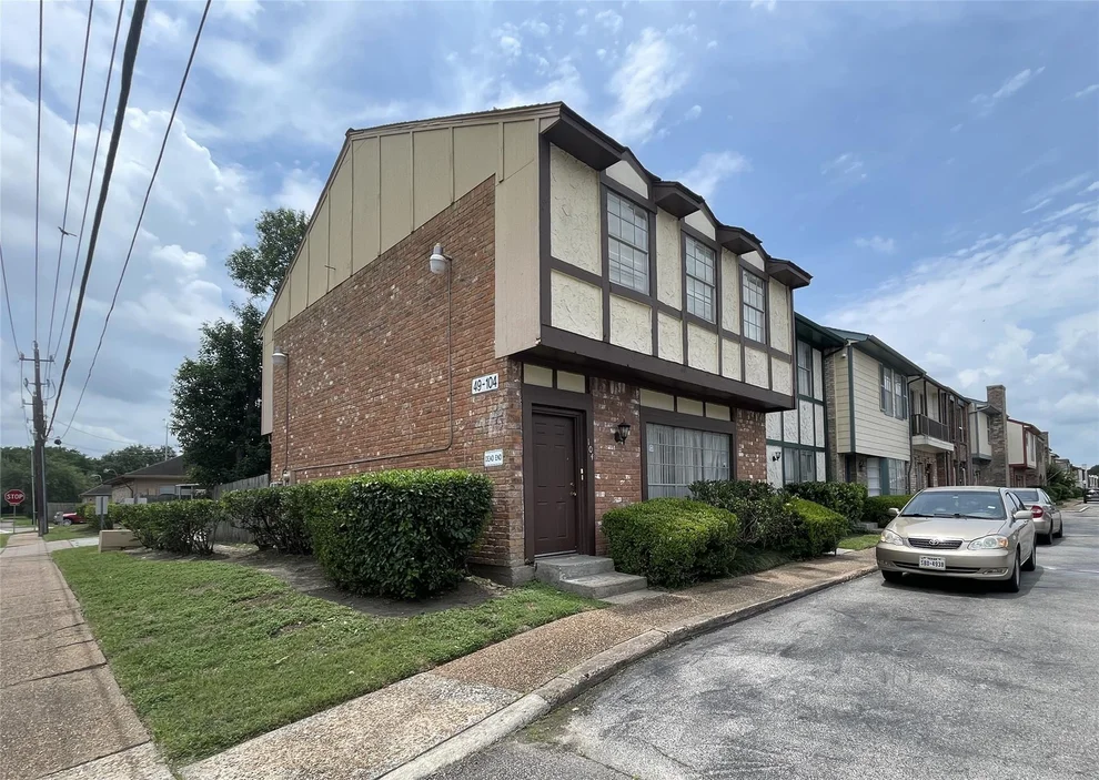 Unit for sale at 7700 Creekbend DR, Houston, TX 77071