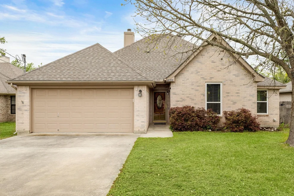 Unit for sale at 1121 Perkins ST, San Marcos, TX 78666