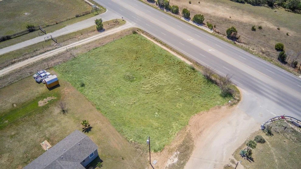Unit for sale at 102 Crestview DR, Liberty Hill, TX 78642