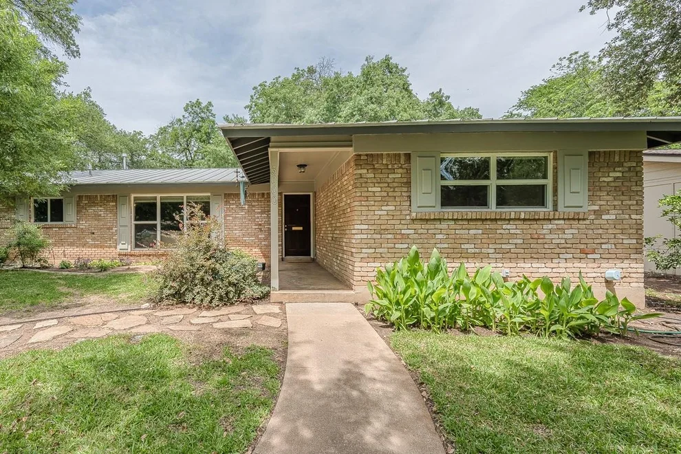 Unit for sale at 3000 Greenlawn PKWY, Austin, TX 78757