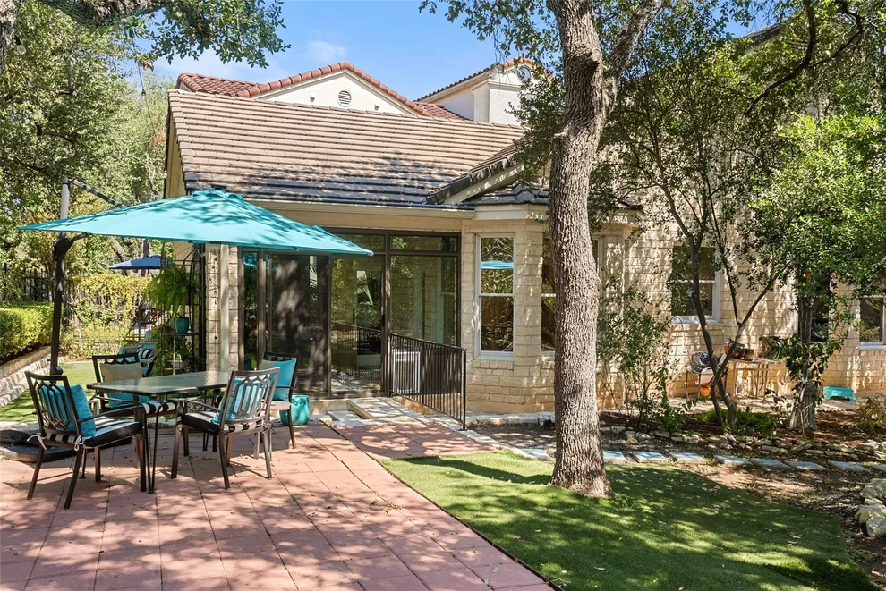 Unit for sale at 3 Grapewood CT, The Hills, TX 78738