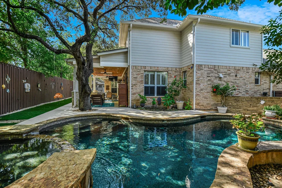 Unit for sale at 2704 Michelle Lynne CV, Round Rock, TX 78681