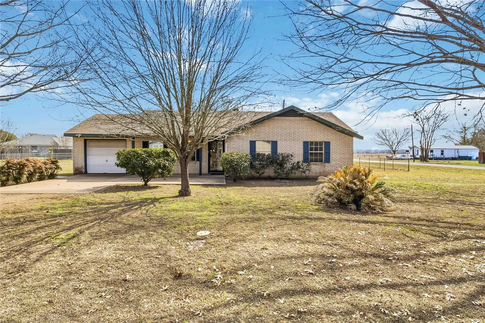 Unit for sale at 405 Lynch ST, Smithville, TX 78957