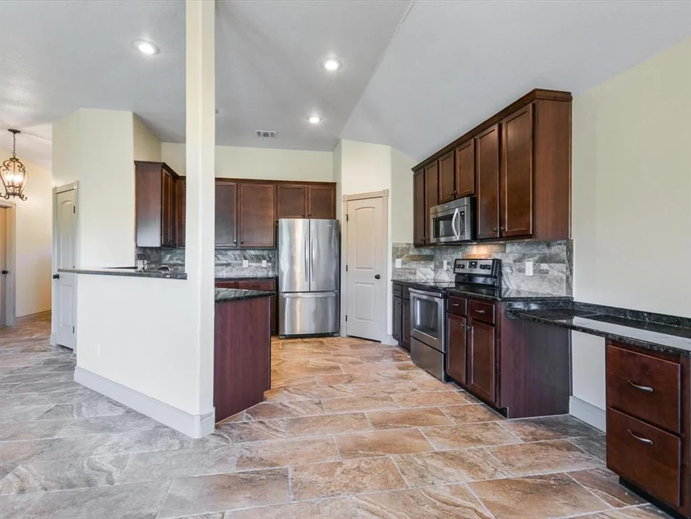 Unit for sale at 10807 Glenview CIR, Austin, TX 78620