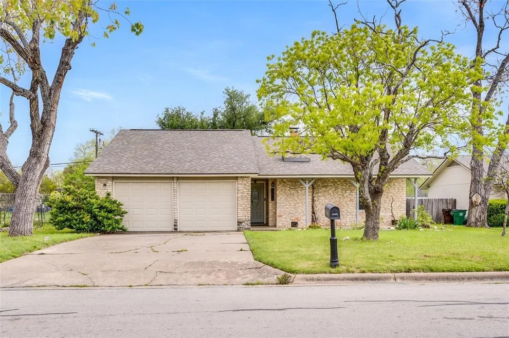 Unit for sale at 302 Garden CT, Round Rock, TX 78664
