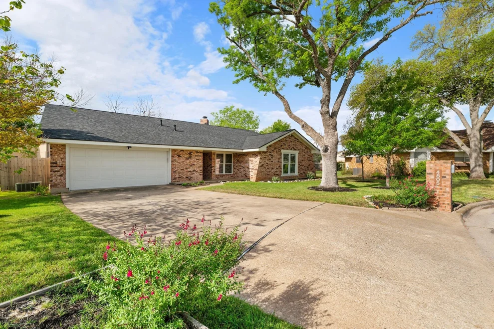 Unit for sale at 4805 Midoak CIR, Austin, TX 78749
