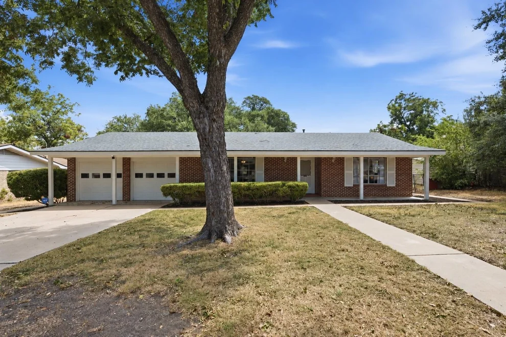 Unit for sale at 11605 N Oaks DR, Austin, TX 78753