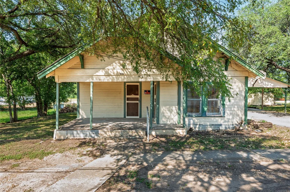 Unit for sale at 908 Campbell ST, Lampasas, TX 76550