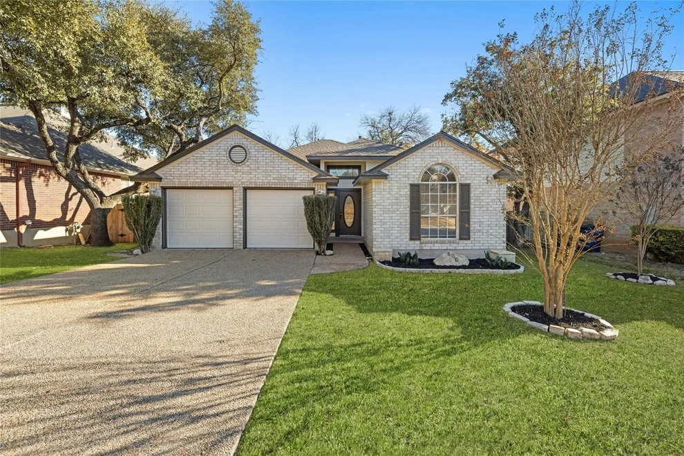 Unit for sale at 806 Hilltop DR, Leander, TX 78641