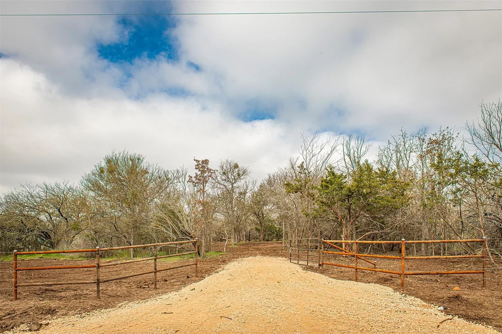 Unit for sale at 170 Windmill DR, Dale, TX 78616